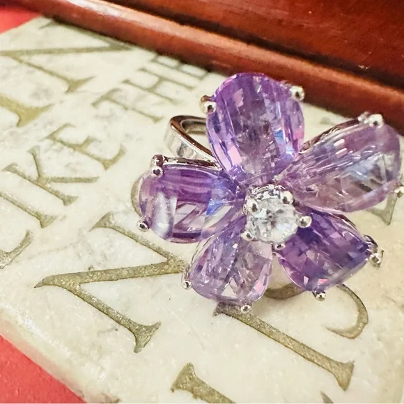 Nancy & Rise Purple Flower Crystal Rhinestone Silver Tone Ring Fits Sizes 8-10 - Picture 4 of 9